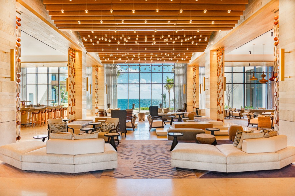 Hilton Cancun, an All-Inclusive Resort - Lobby Sea View