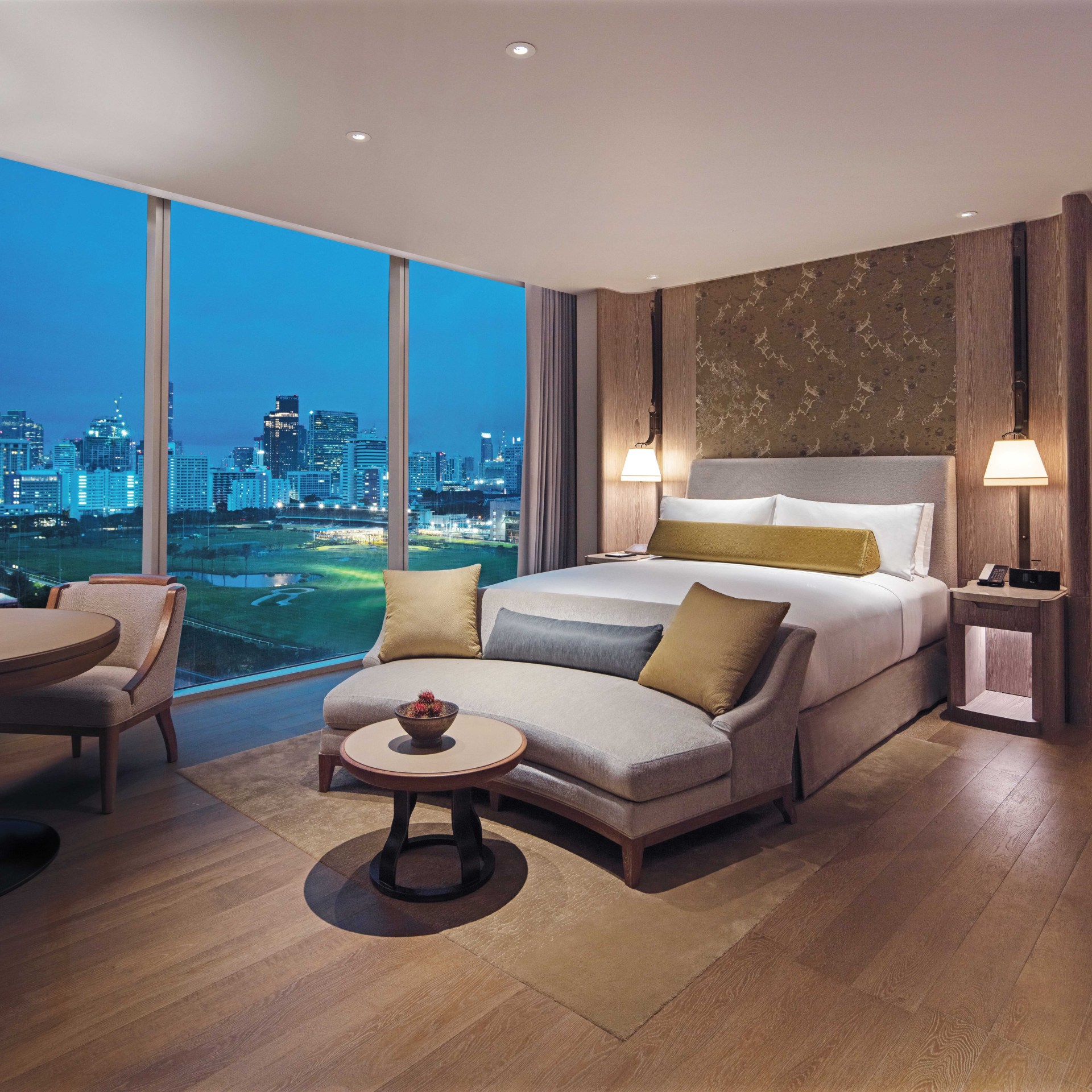 Waldorf Astoria Bangkok - Deluxe Bedroom