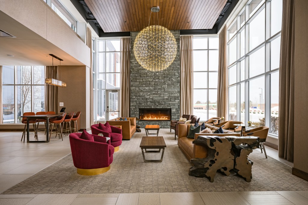 Hilton Garden Inn Wausau Lobby