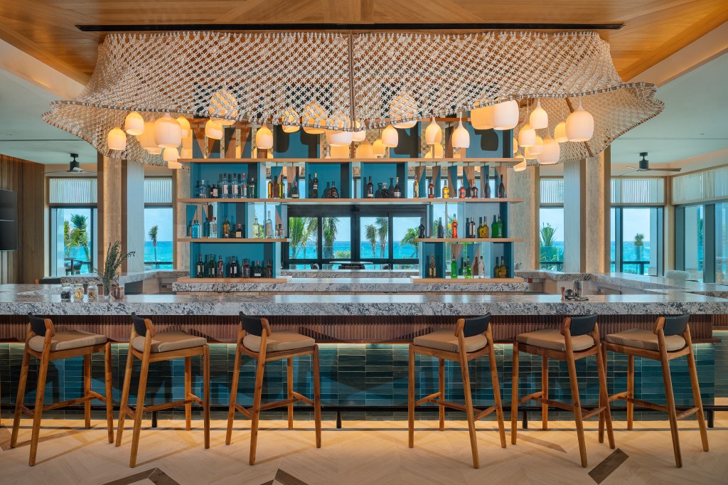 Azulinda Bar, Hilton Tulum Riviera Maya All-Inclusive Resort