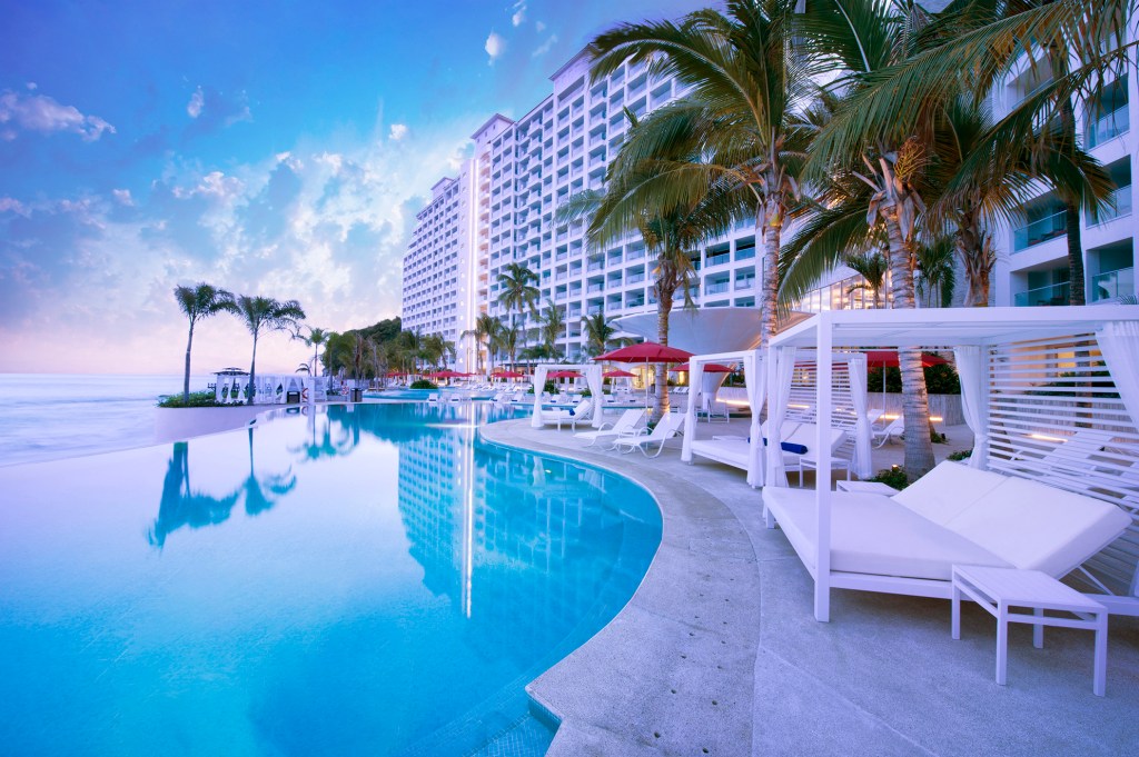 Hilton Vallarta Riviera All-Inclusive Resort - pool
