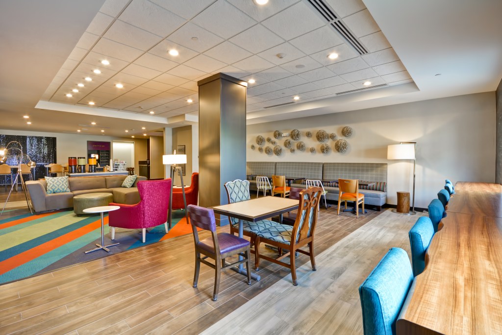 Home2 Suites by Hilton Evansville Lobby