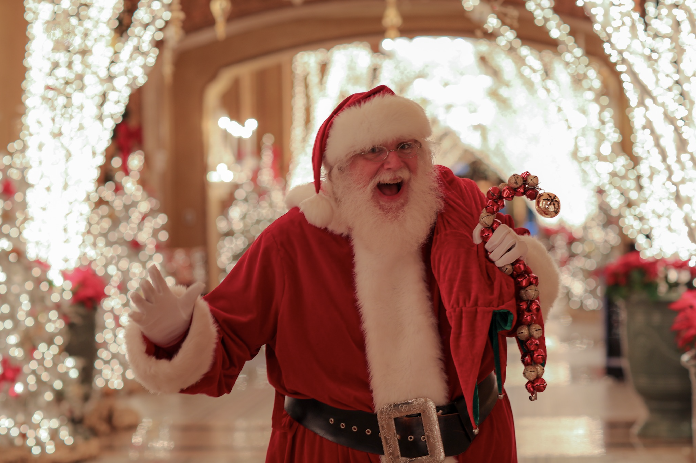 santa claus at The Roosevelt New Orleans, A Waldorf Astoria Hotel