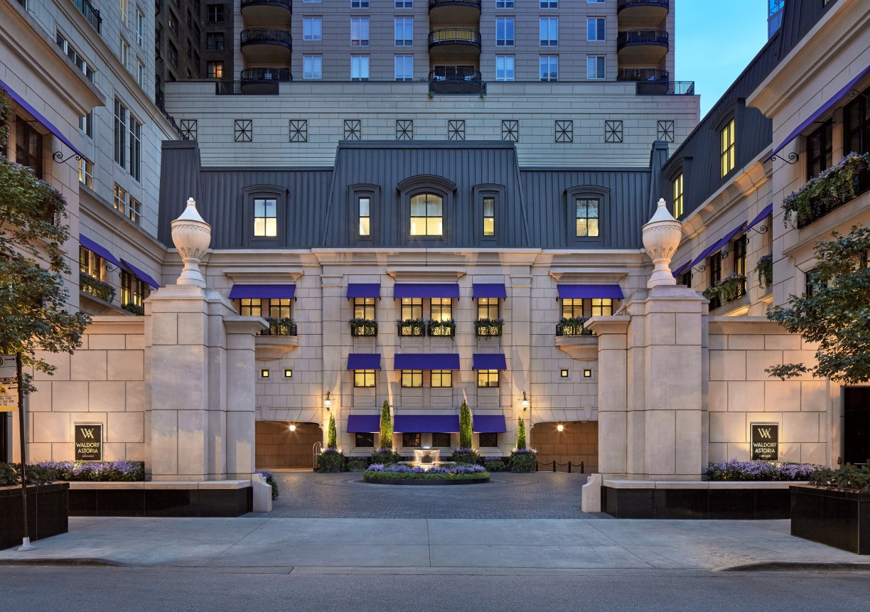 Waldorf Astoria Chicago Courtyard
