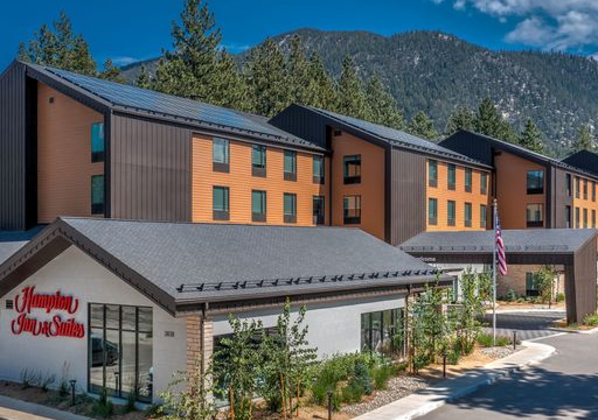 Hampton Inn & Suites South Lake Tahoe - Exterior