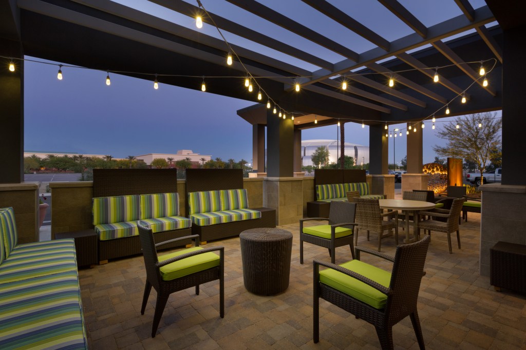 Outdoor Lounge at Home2 Suites by Hilton Phoenix Glendale-Westgate