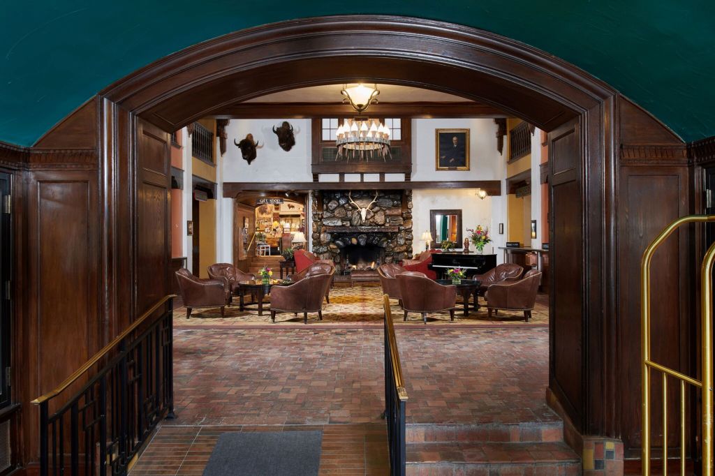 Hotel Alex Johnson Rapid City, Curio Collection by Hilton - Lobby