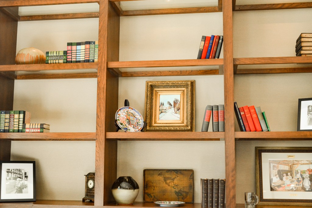 The Yorktowne Hotel, Tapestry Collection by Hilton - Lobby Bookshelf