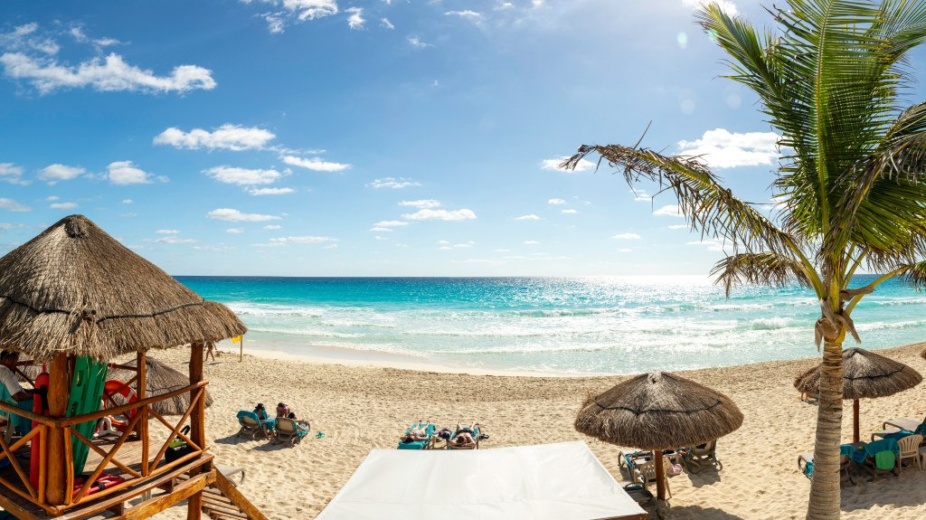 Hilton Cancun Mar Caribe All-Inclusive Resort - Beach