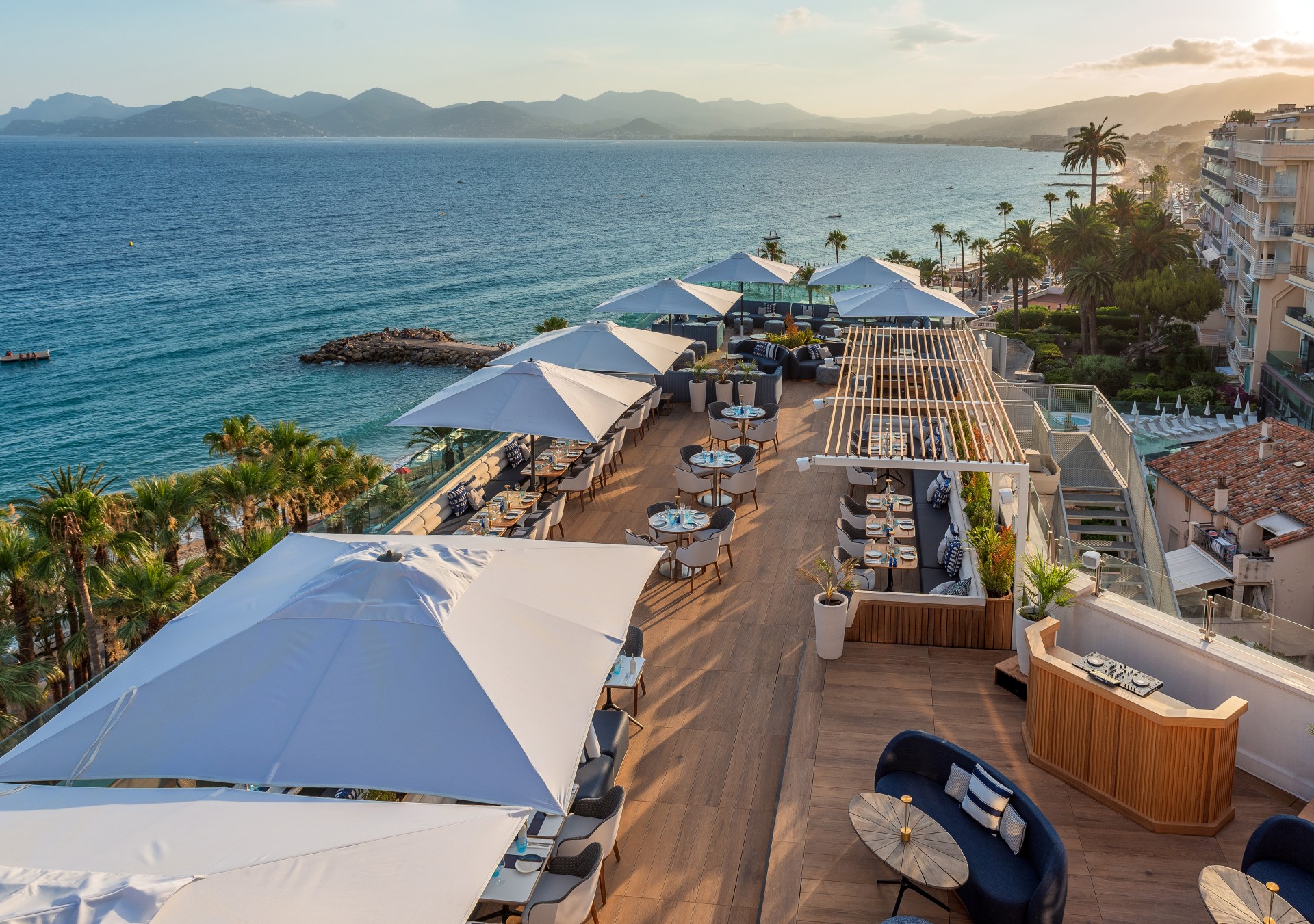 Canopy by Hilton Cannes - Marea - Rooftop at Sunset