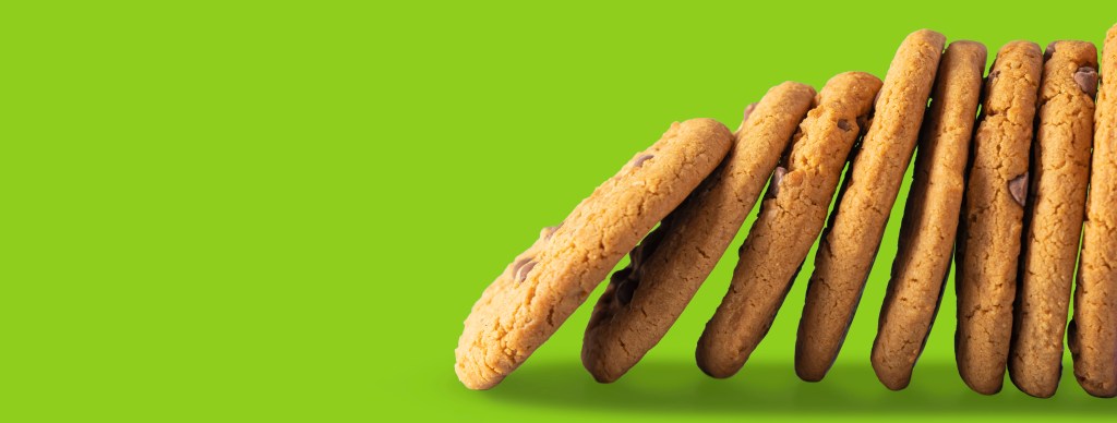 https://stories-editor.hilton.com/wp-content/uploads/2023/08/DoubleTree-by-Hilton-Allergy-friendly-soft-chocolate-chip-cookie-Cookie-Stack-copy-2.webp?w=1024