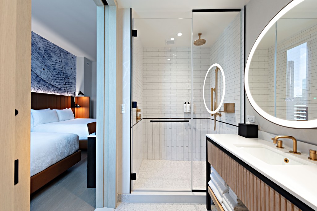 Tempo by Hilton Times Square Standard Guest Room Bathroom