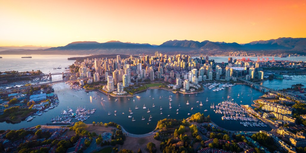 Beautiful,Aerial,View,Of,Downtown,Vancouver,Skyline,,British,Columbia,,Canada