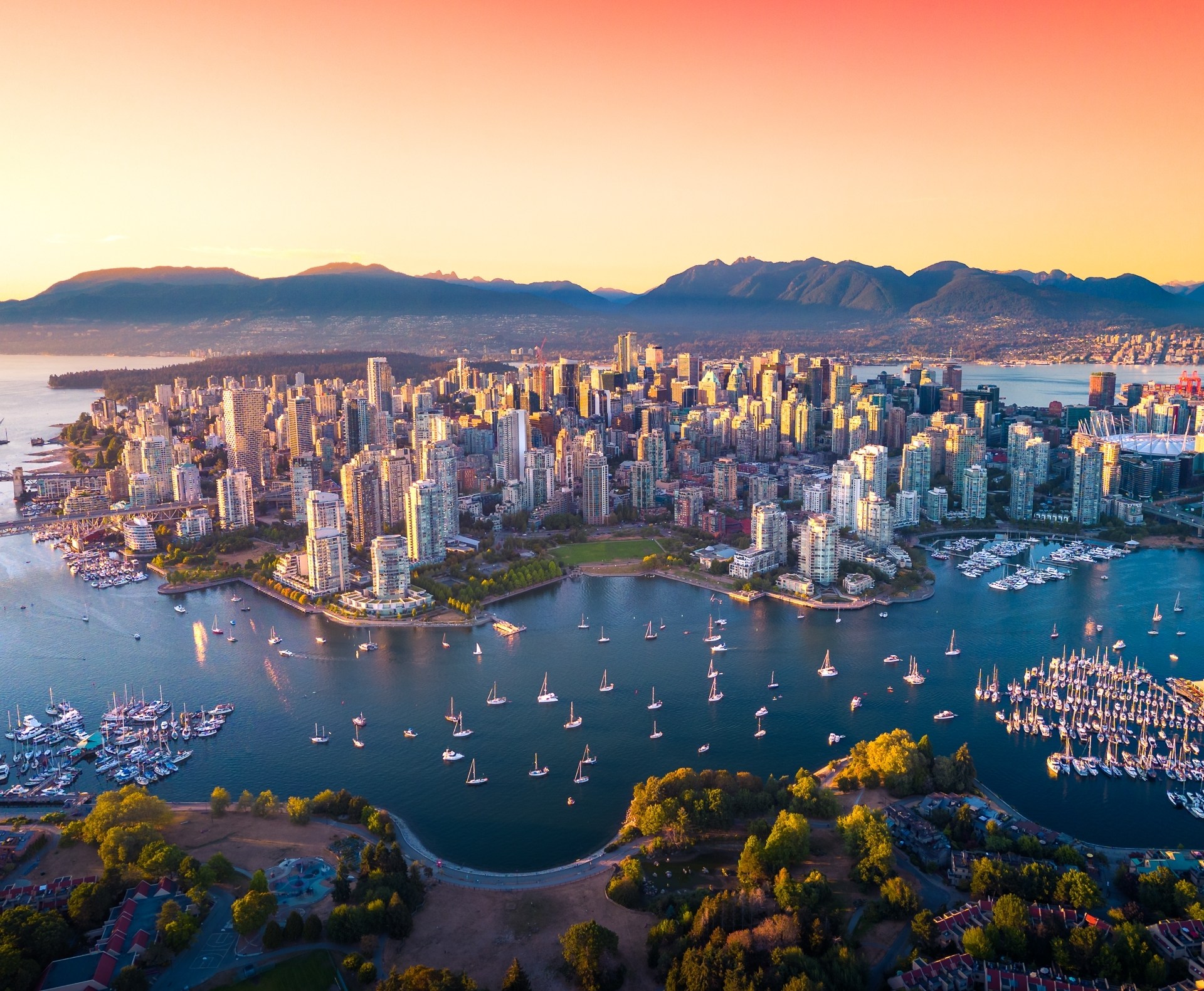 Beautiful,Aerial,View,Of,Downtown,Vancouver,Skyline,,British,Columbia,,Canada