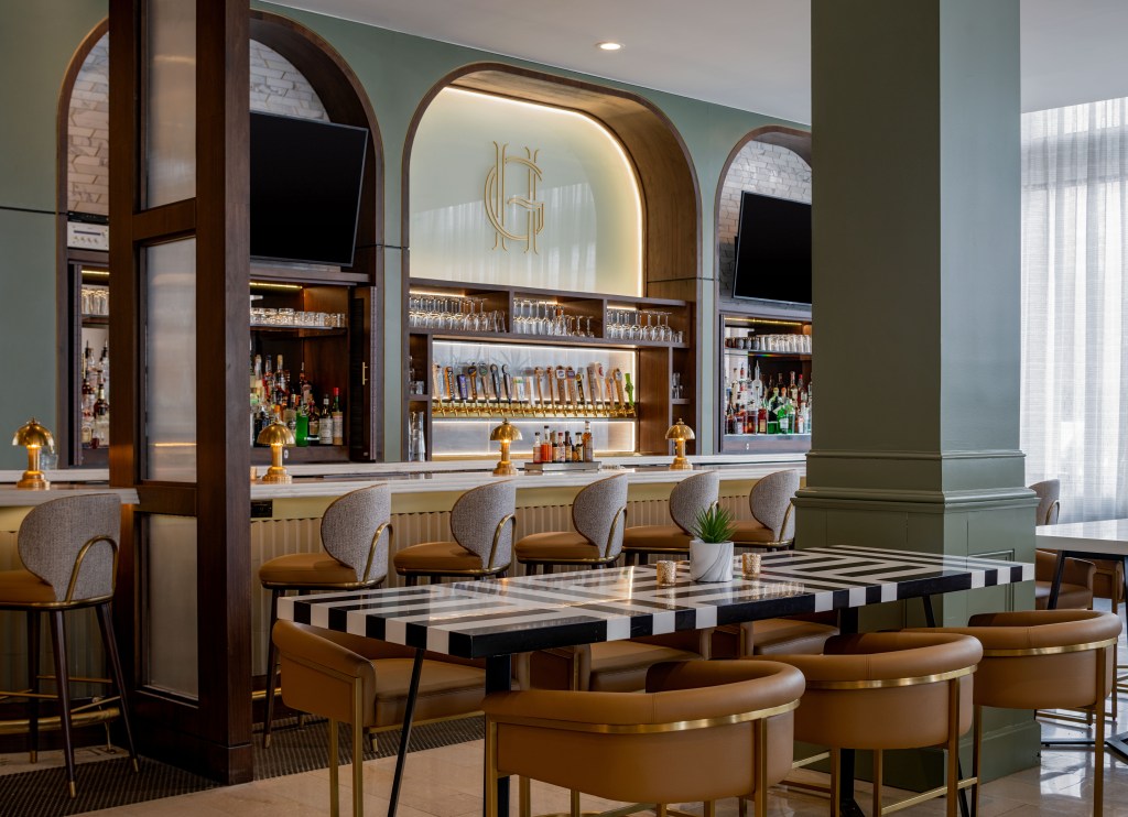 Hilton Richmond Downtown - Gather & Hem Bar