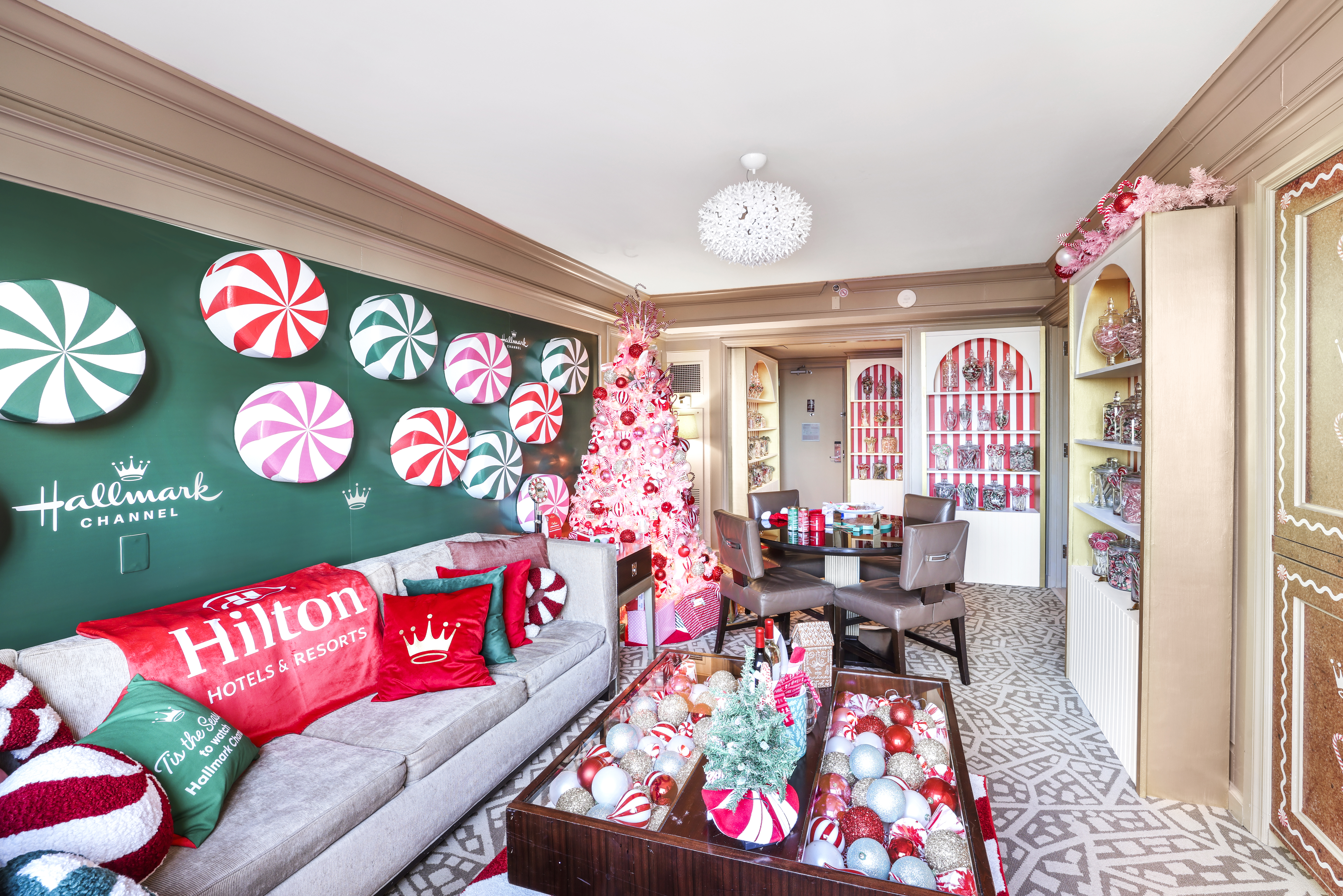 Hilton and Hallmark Channel - Hallmark’s Holiday Sweetest Suite at Hilton New York Times Square - Seating
