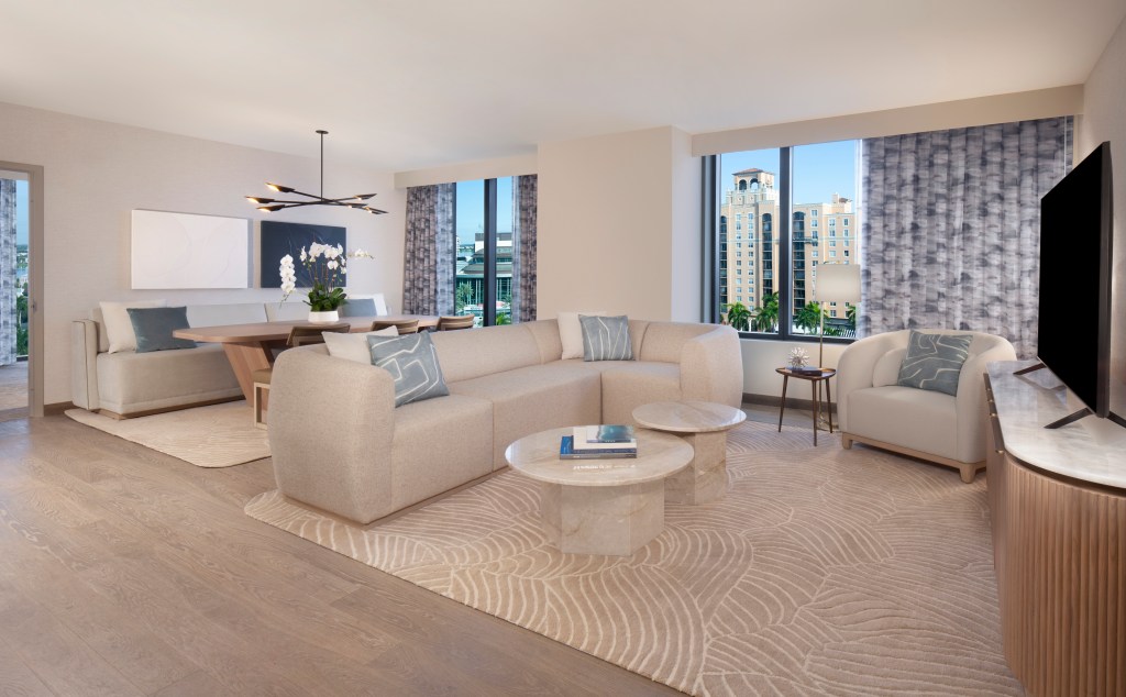 Hilton West Palm Beach - Ambassador Living Room
