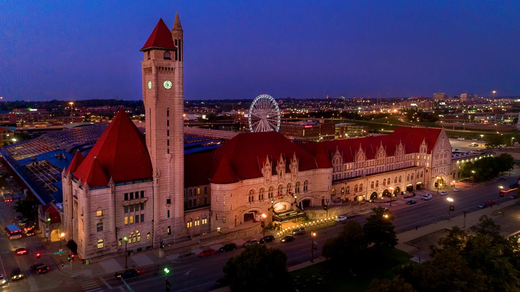 St. Louis Union Station Hotel, Curio Collection by Hilton