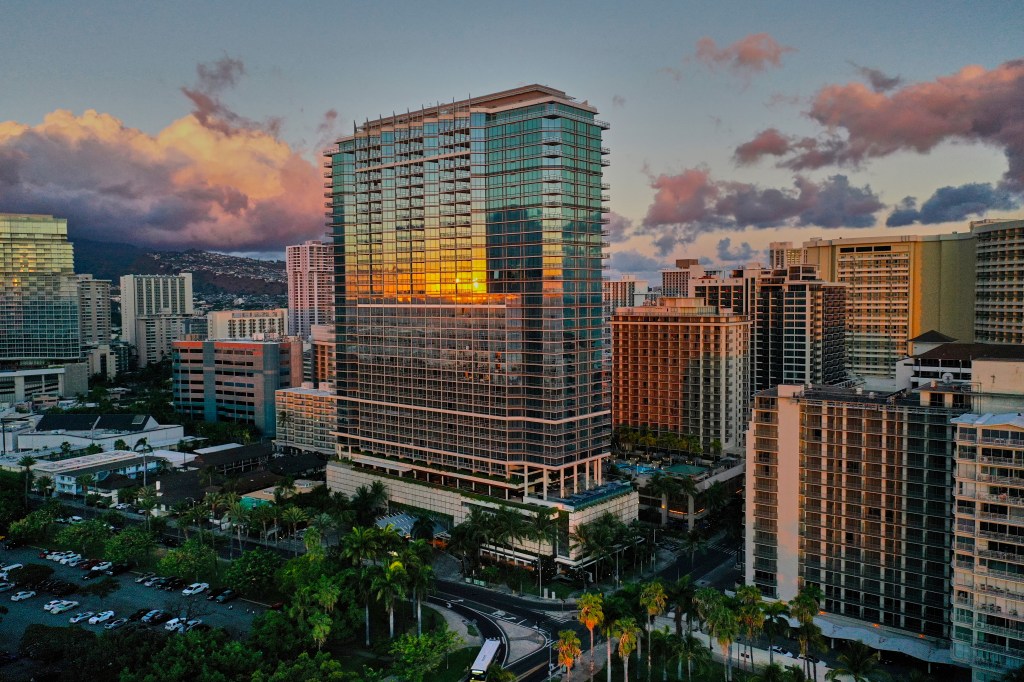 Wākea Waikiki Beach, LXR Hotels & Resorts - Exterior