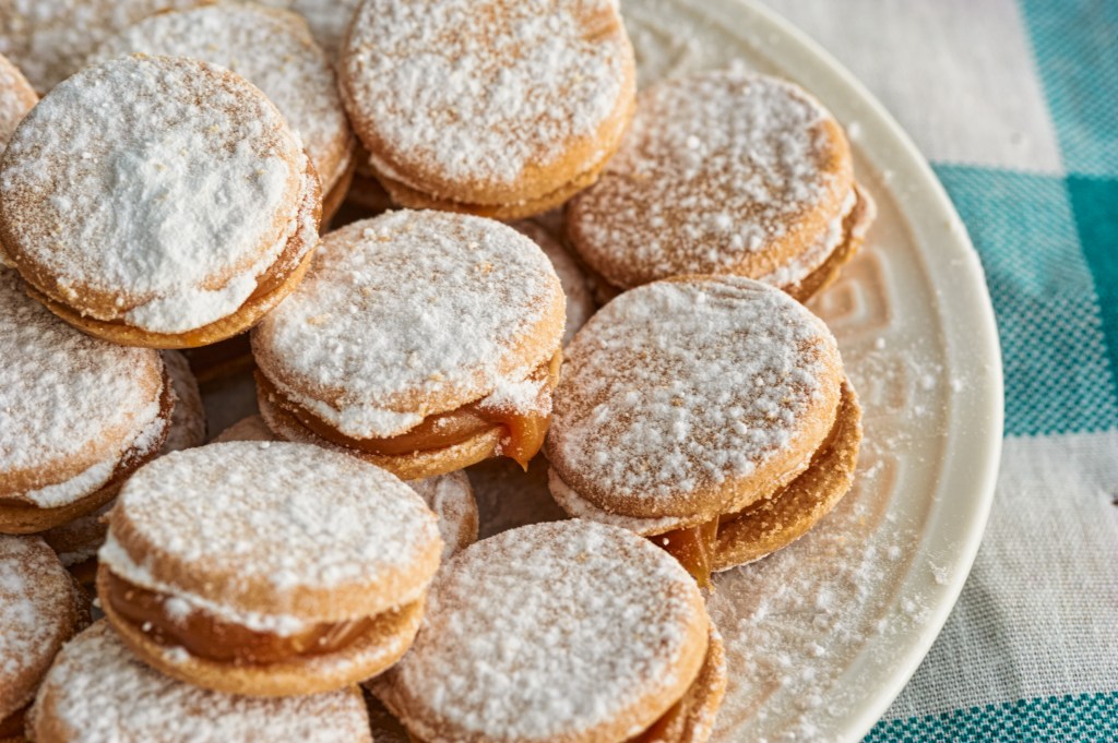 Alfajores:,Traditional,Peruvian,Cookies,Filled,With,Caramel,And,White,Sugar