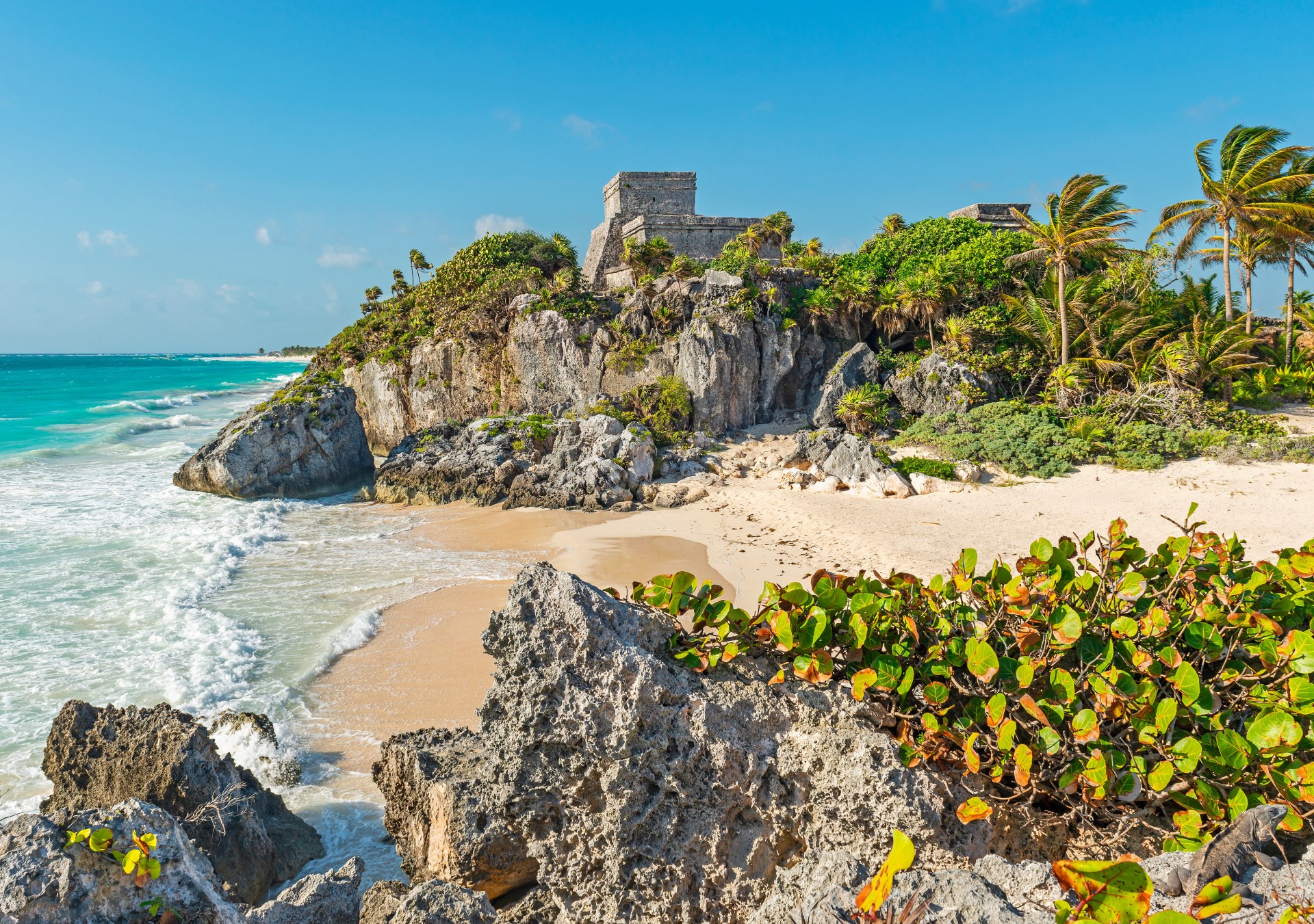 The maya ruins of Tulum with its idyllic beach by the Caribbean Sea, Quintana Roo state, Yucatan Peninsula, Mexico.