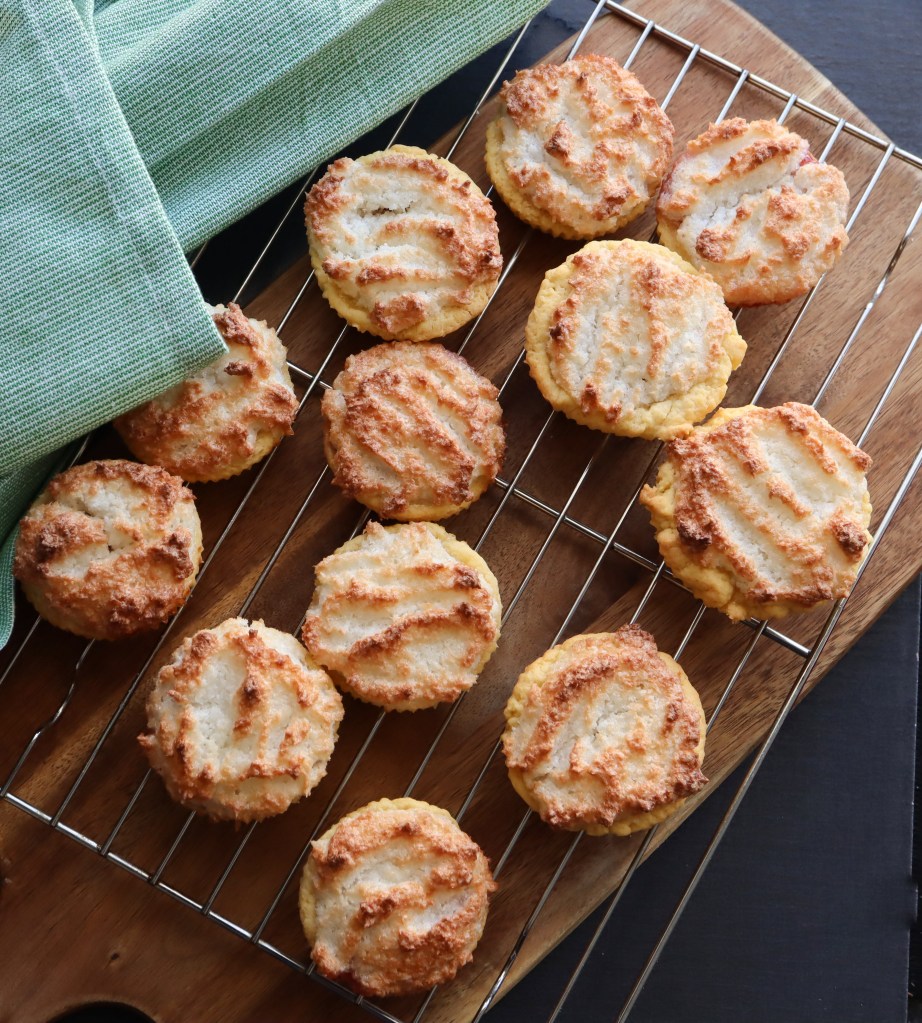 South,African,Hertzoggies,Or,Jam,And,Coconut,Tarts