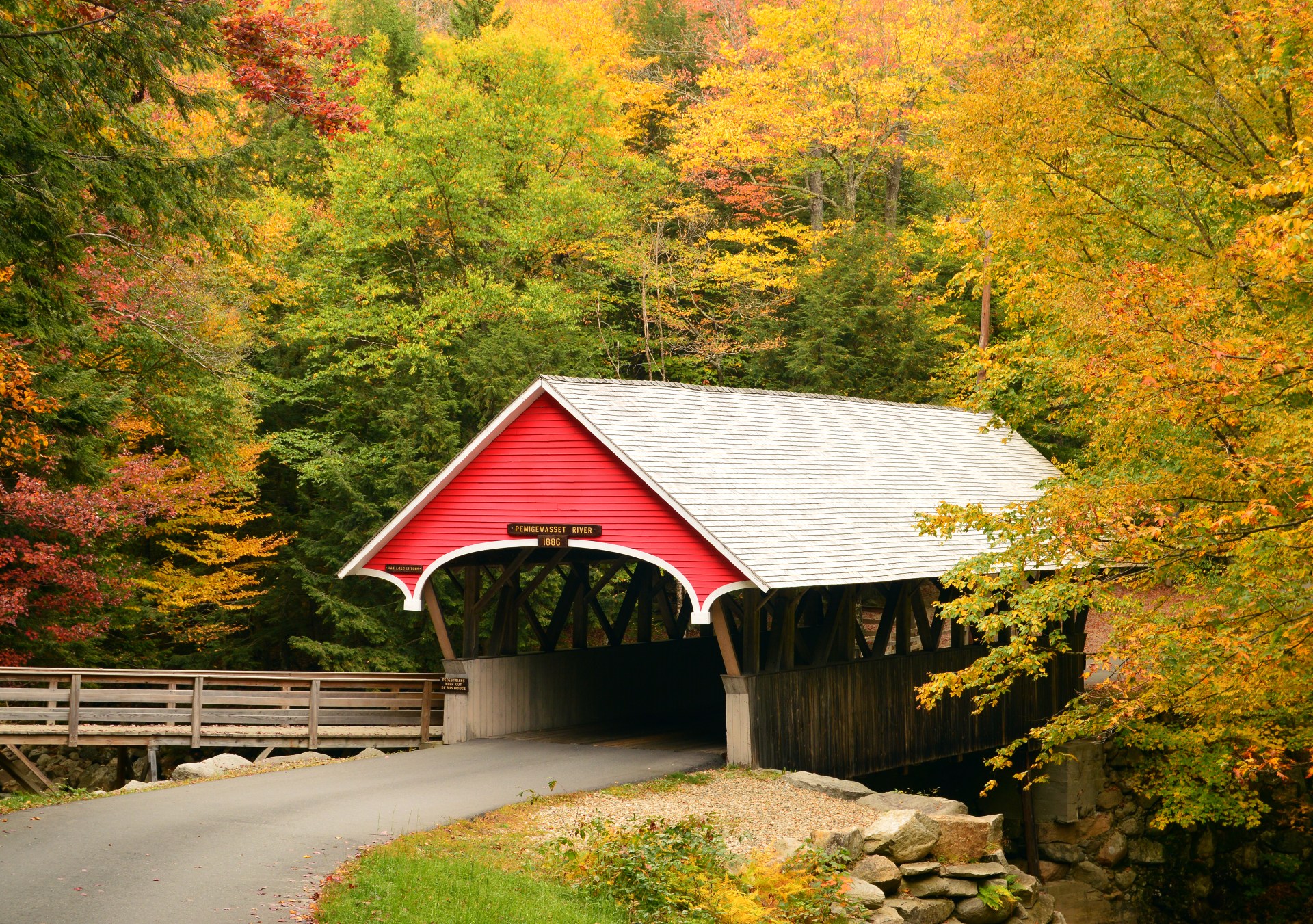 Flume Covered Bridge: Franconia Notch State Park, New Hampshire
