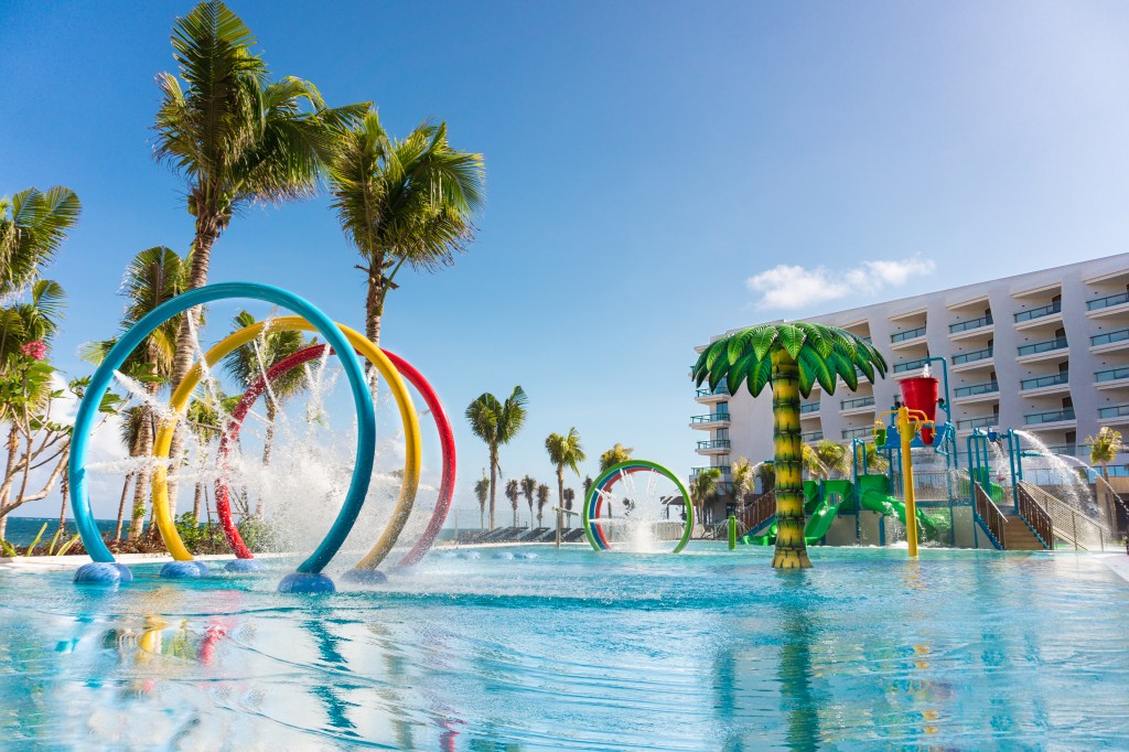 Hilton Cancun, an All-Inclusive Resort - Splash Pool