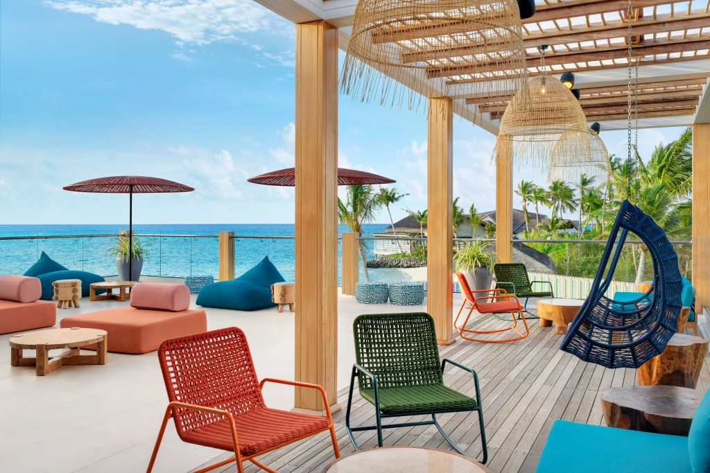 Hilton Maldives Amingiri - Re:Fuel Teen Lounge