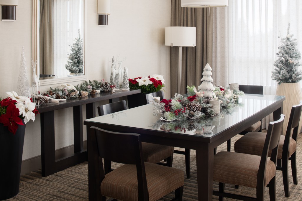Hilton Vancouver Washington - Holiday Presidential Suite - Table and Chairs