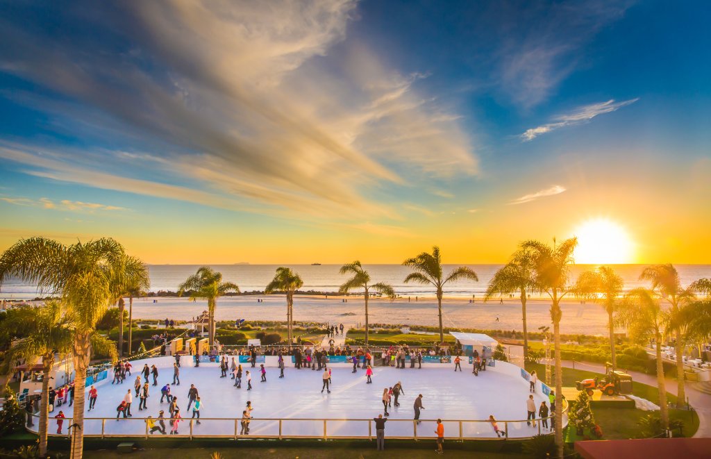 Hotel del Coronado, Curio Collection by Hilton - Skating by the Sea ice rink