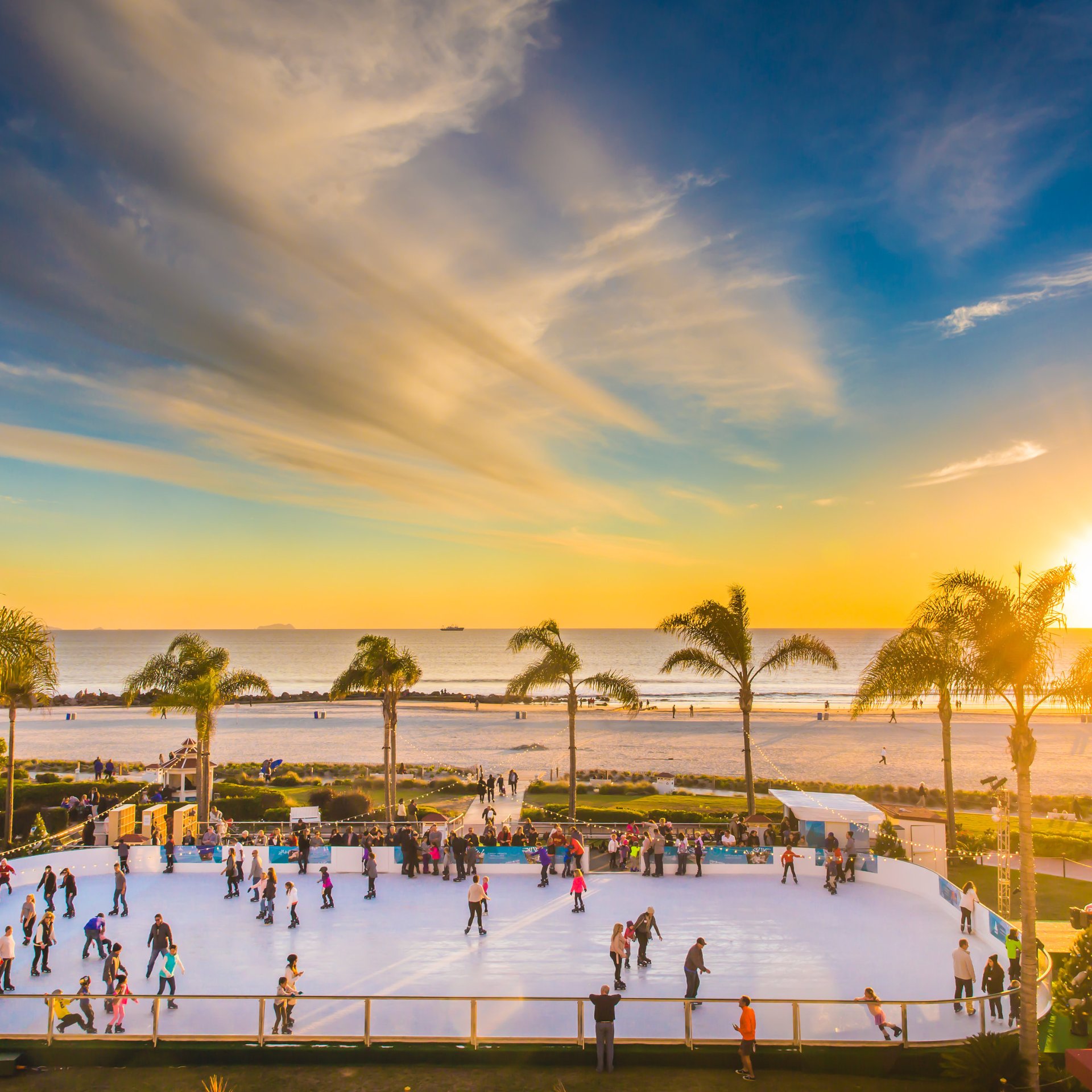 Hotel del Coronado, Curio Collection by Hilton - Skating by the Sea ice rink