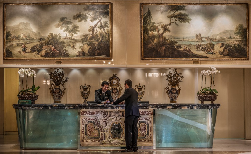 Rome Cavalieri, A Waldorf Astoria Hotel - Lobby and Art 1