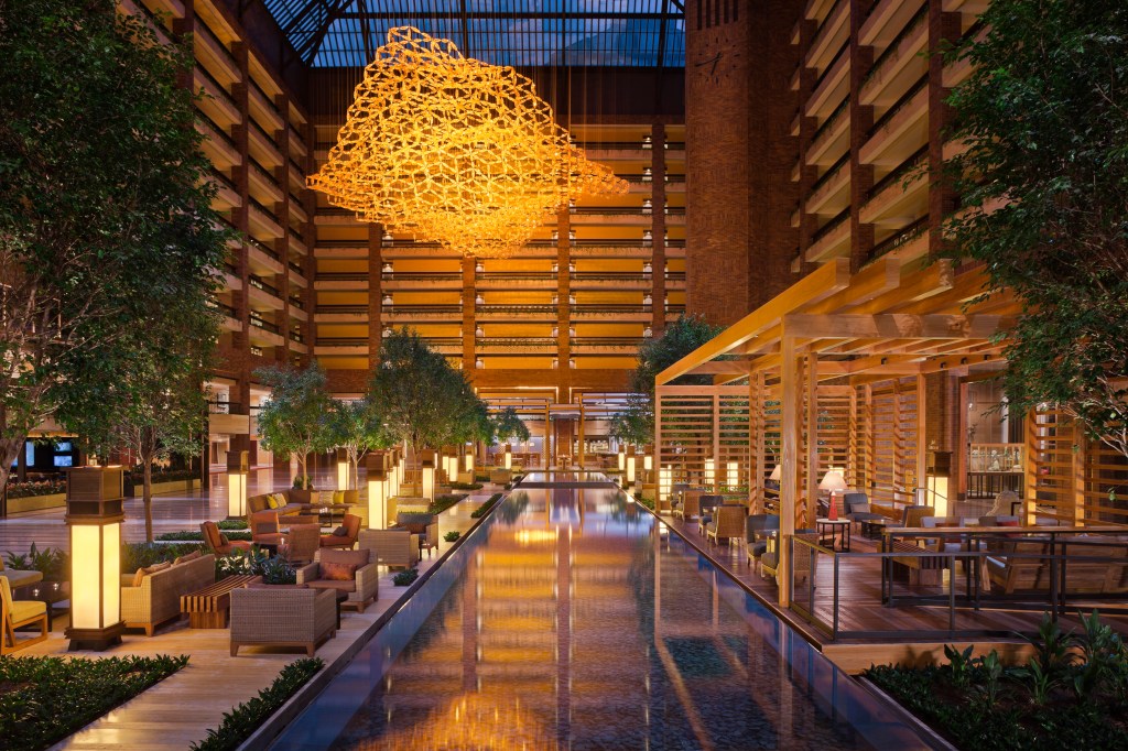 Hilton Anatole - Atrium