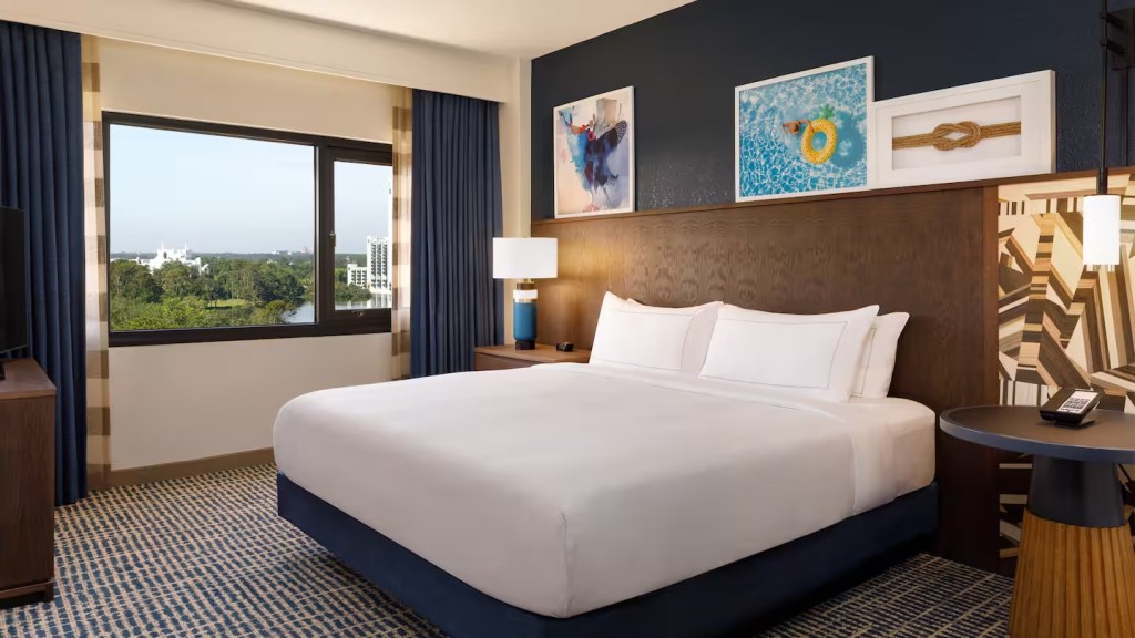 DoubleTree Suites by Hilton Orlando-Disney Springs Area - King Bedroom