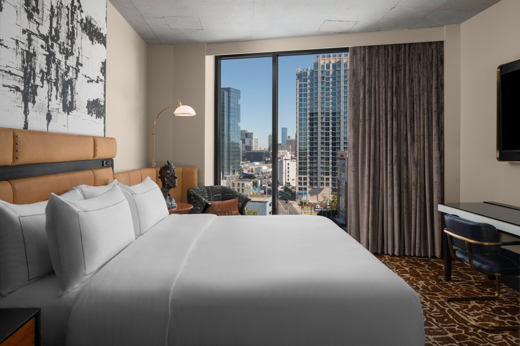 Hotel Fraye Nashville, Curio Collection by Hilton - King City View