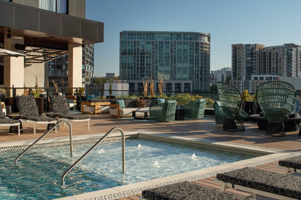 Hotel Fraye Nashville, Curio Collection by Hilton - Pool Patio