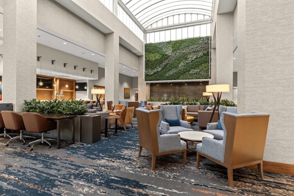 Embassy Suites by Hilton Irving Las Colinas_Lobby