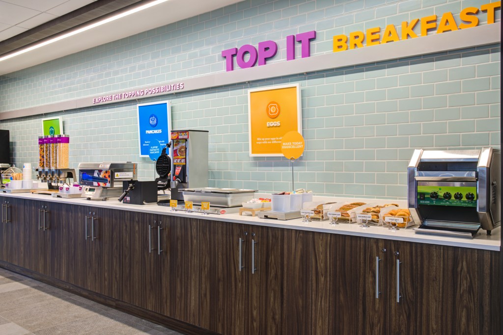 Tru by Hilton Toronto Airport West - Top It Breakfast Self Serve Bar