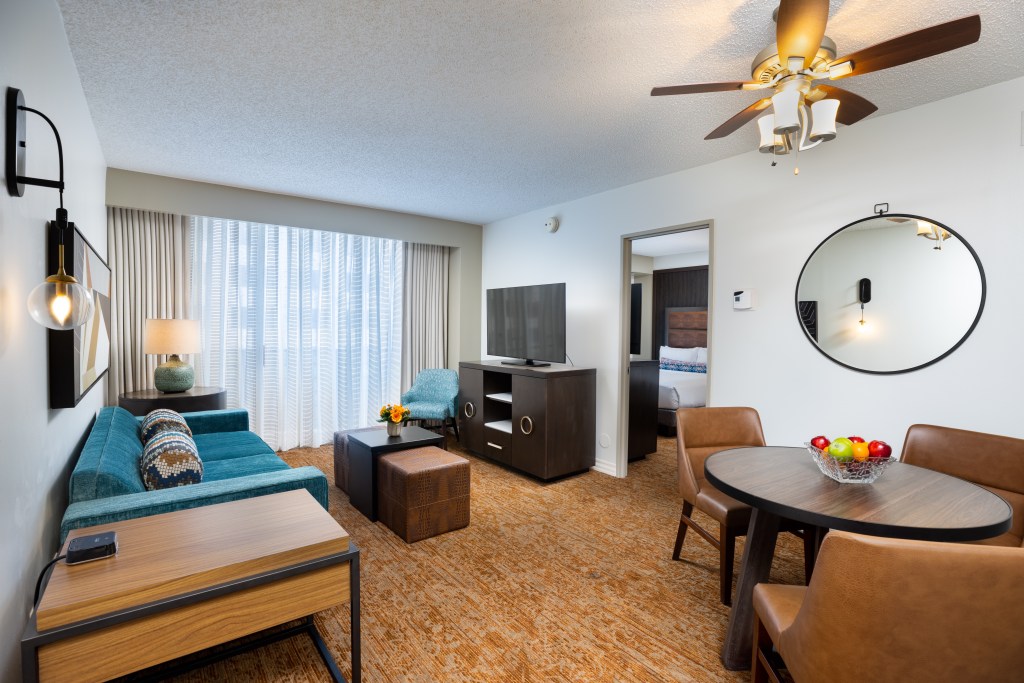 DoubleTree Suites by Hilton Hotel Austin - Suite