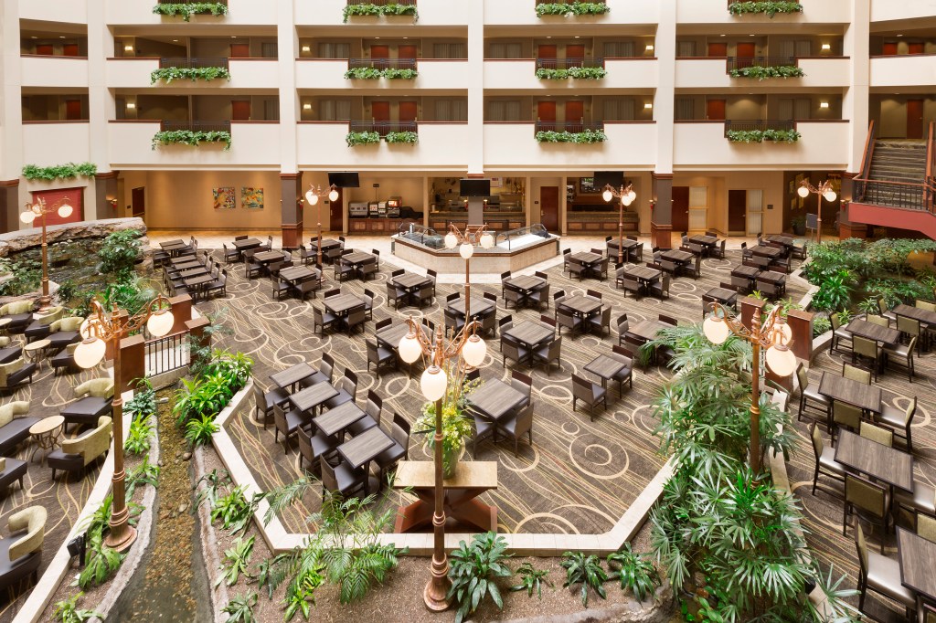 Embassy Suites by Hilton Lincoln - Atrium