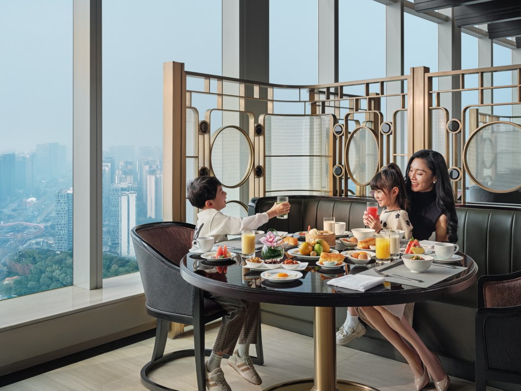 Waldorf Astoria Chengdu, China, Family Breakfast