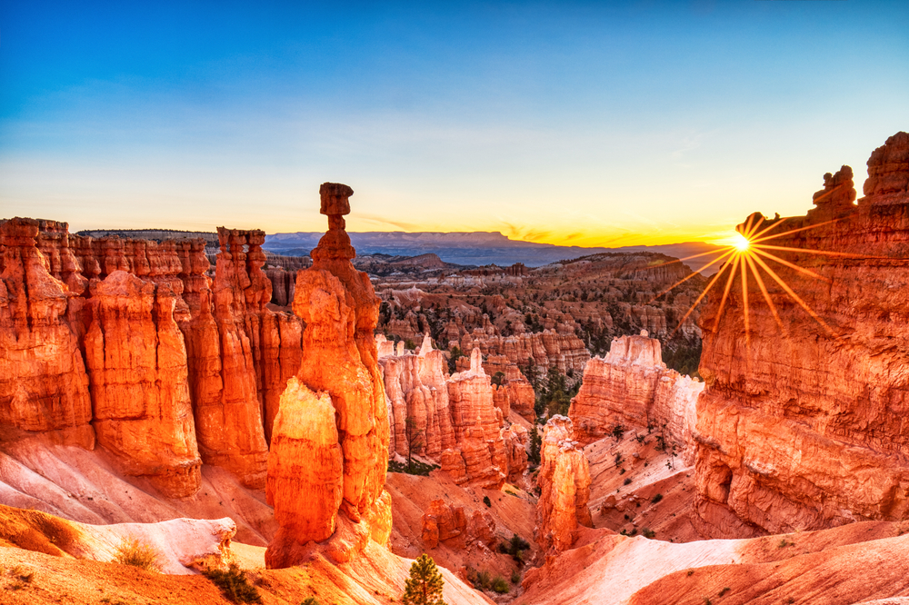 Thors,Hammer,In,Bryce,Canyon,National,Park,At,Sunrise,With