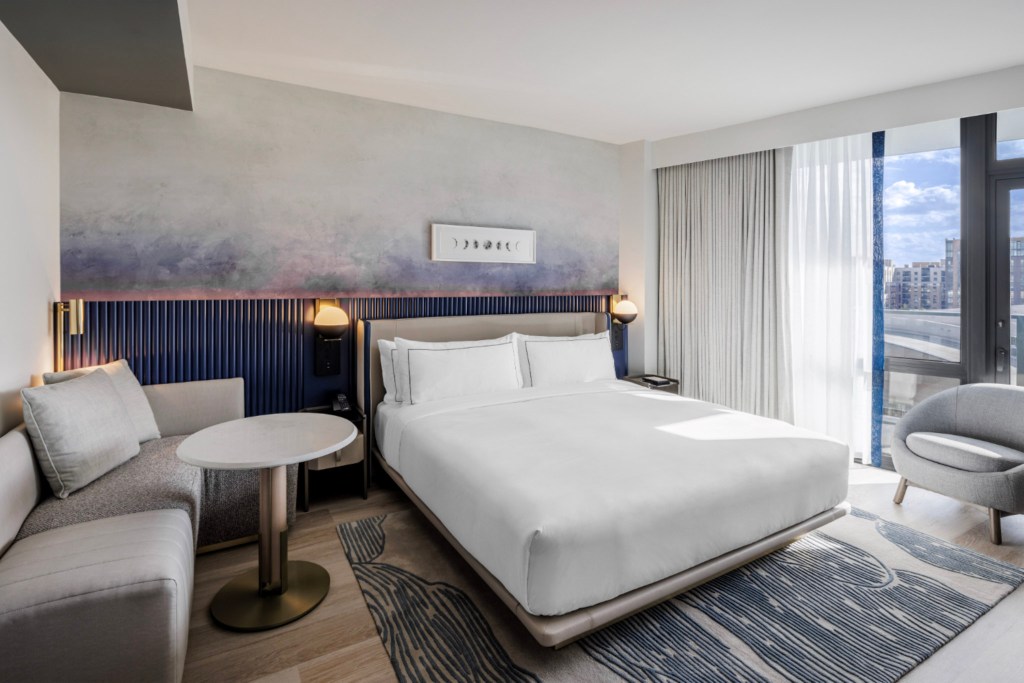 The Morrow Washington DC, Curio Collection by Hilton
