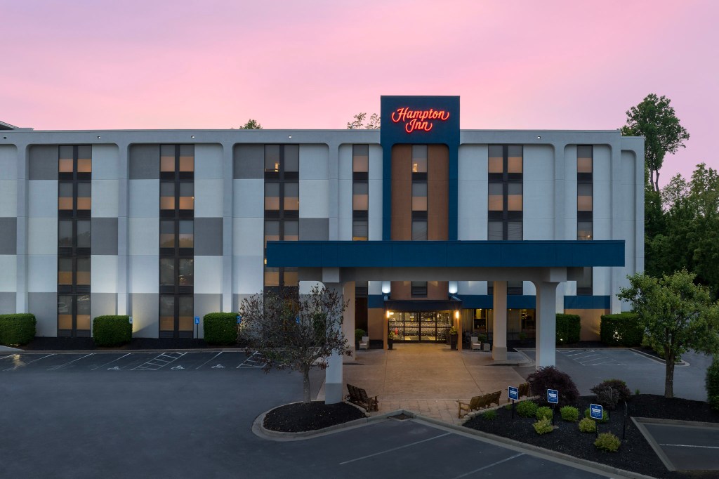 Hampton-Inn-Beckley-Exterior