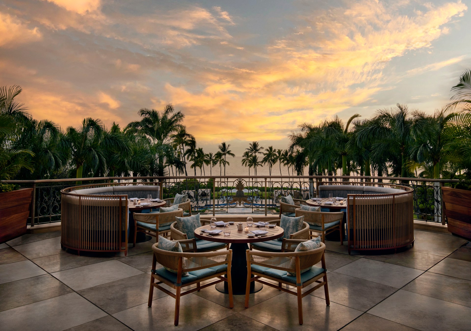 Grand Wailea, A Waldorf Astoria Resort - Nobu - outdoor dining area balcony over loolomg palm trees and ocean