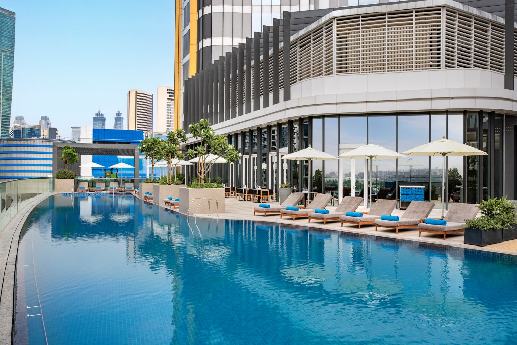 Hilton Garden Inn Dubai Business Bay pool