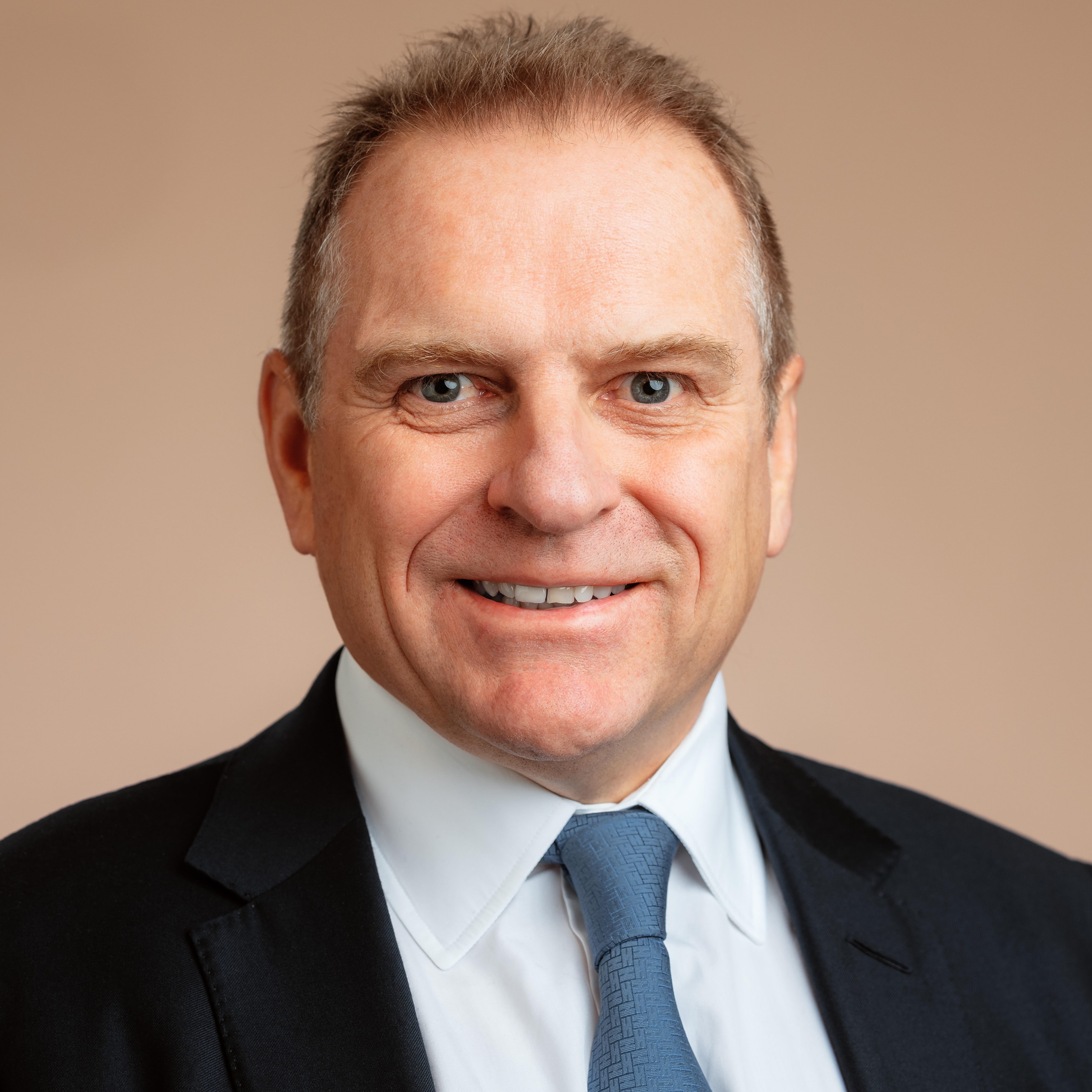 Simon Vincent headshot