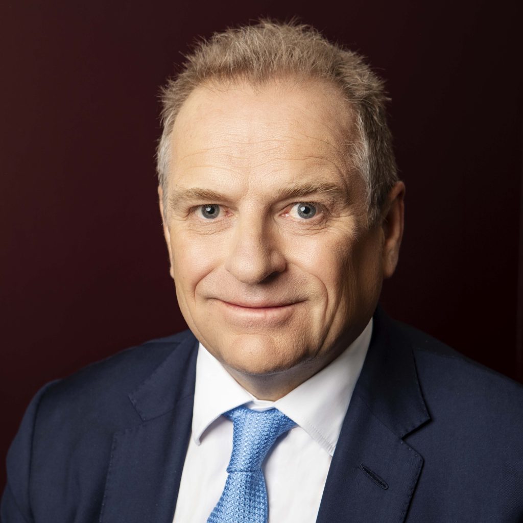 Simon Vincent headshot