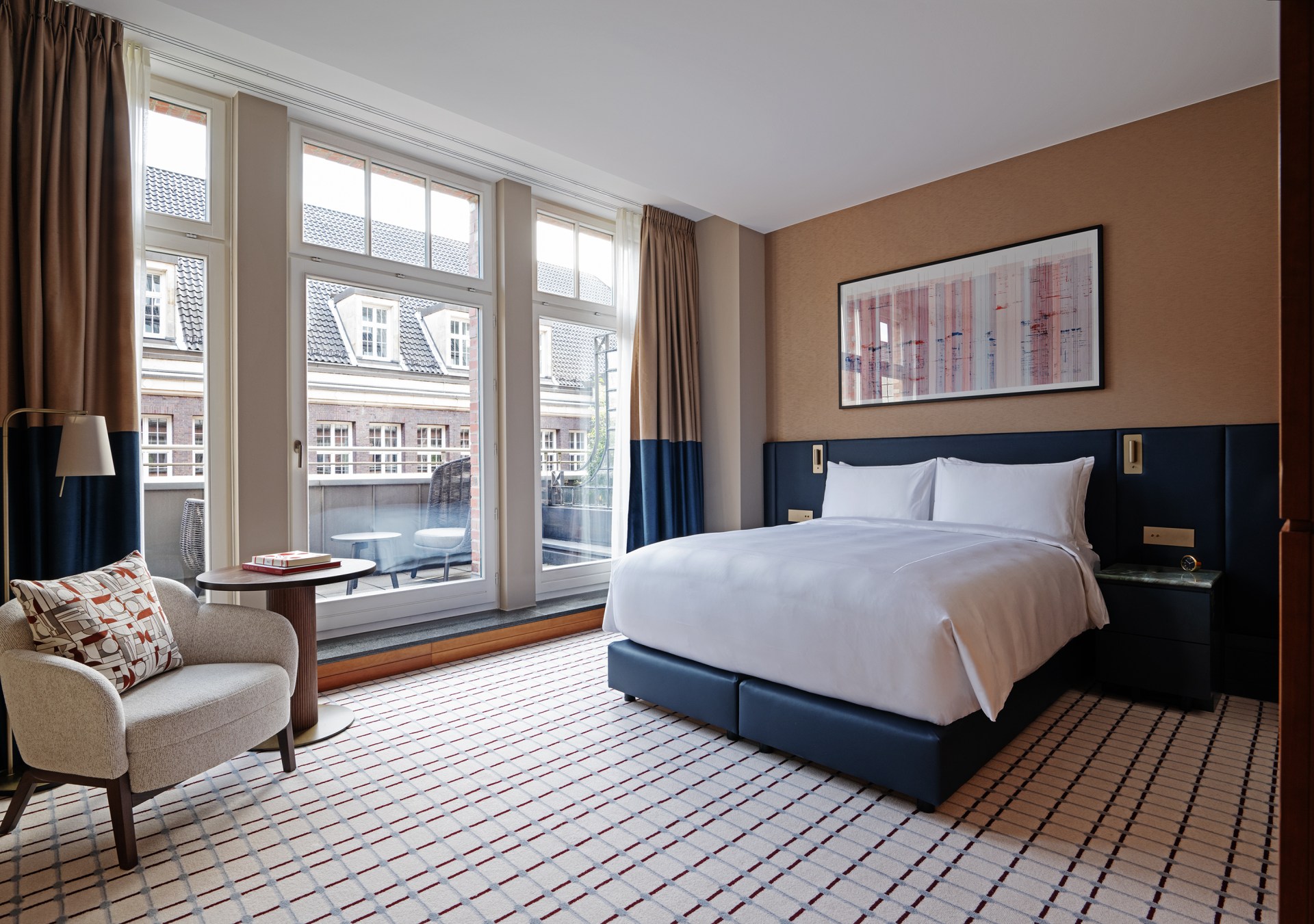 Conrad Hamburg Deluxe Balcony Guest Room - Credit Jan Schuenke